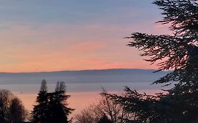 Le Mirabeau Vue Lac